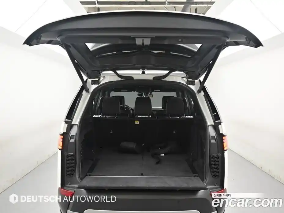 Land Rover Discovery 2017 3.0 автомат (гидро), фото 19
