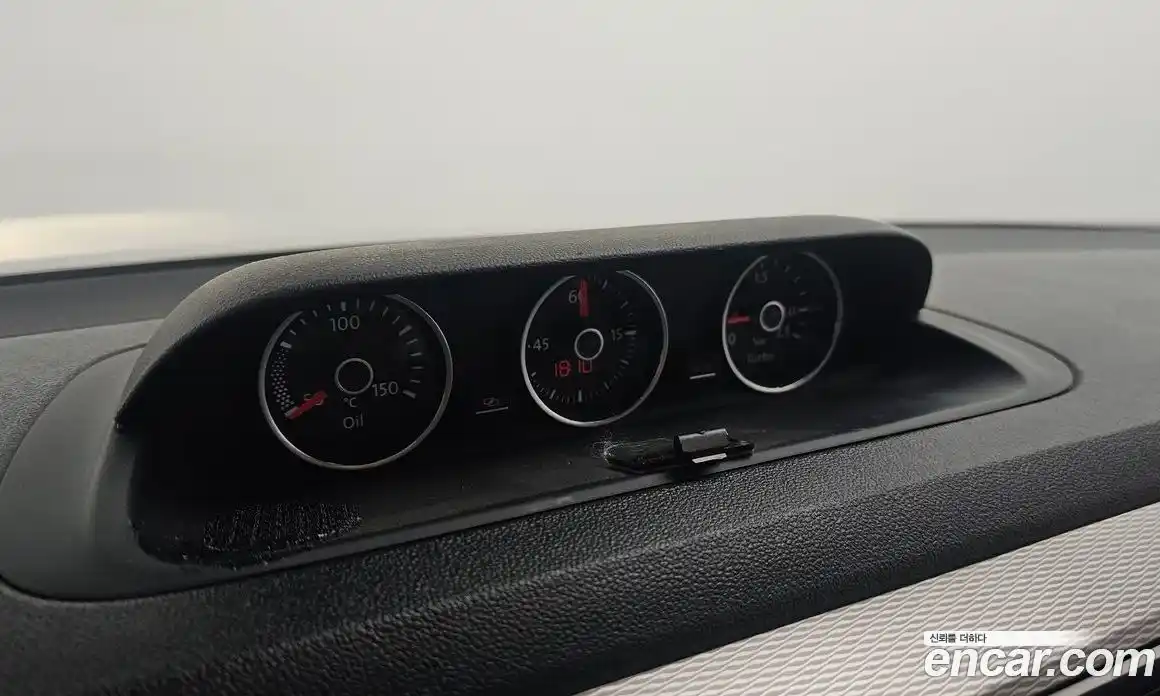 Volkswagen Beatle 2015 2.0 автомат (гидро), фото 16 Volkswagen Beatle 2015 2.0 автомат (гидро), фото 16