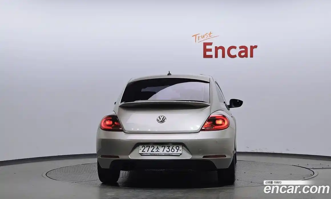 Volkswagen Beatle 2015 2.0 автомат (гидро), фото 4 Volkswagen Beatle 2015 2.0 автомат (гидро), фото 4