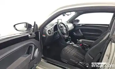 Volkswagen Beatle 2015 2.0 автомат (гидро), миниатюра 10 Volkswagen Beatle 2015 2.0 автомат (гидро), миниатюра 10