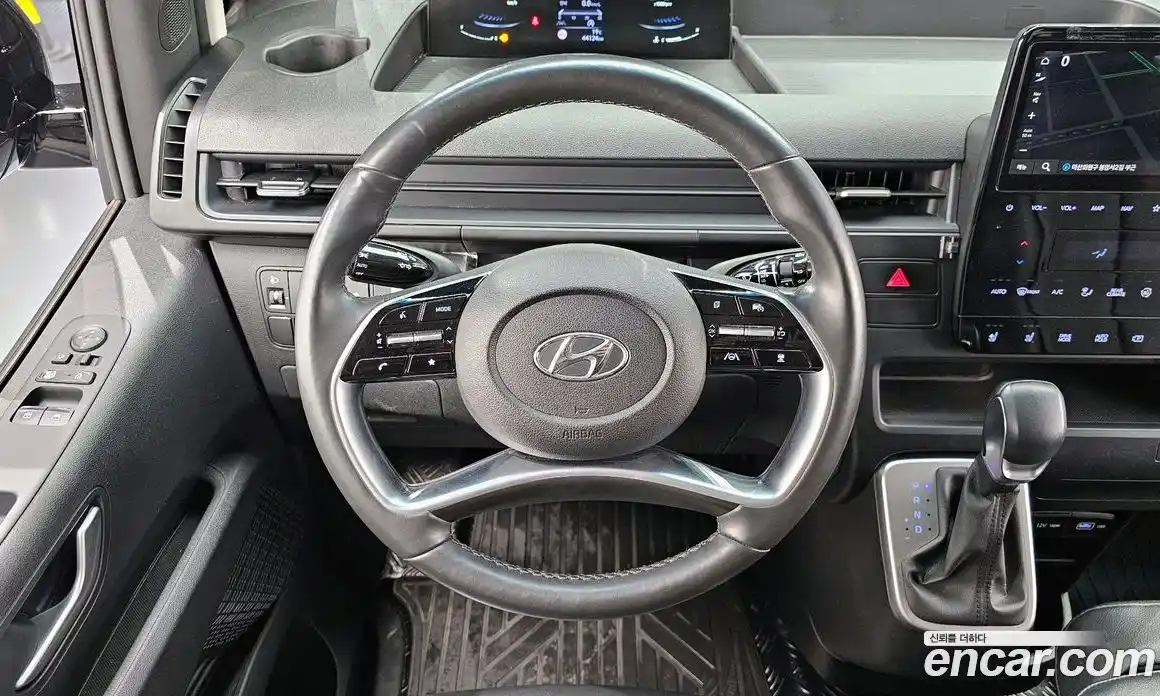 Hyundai Staria 2023 2.2 гидро, фото 13