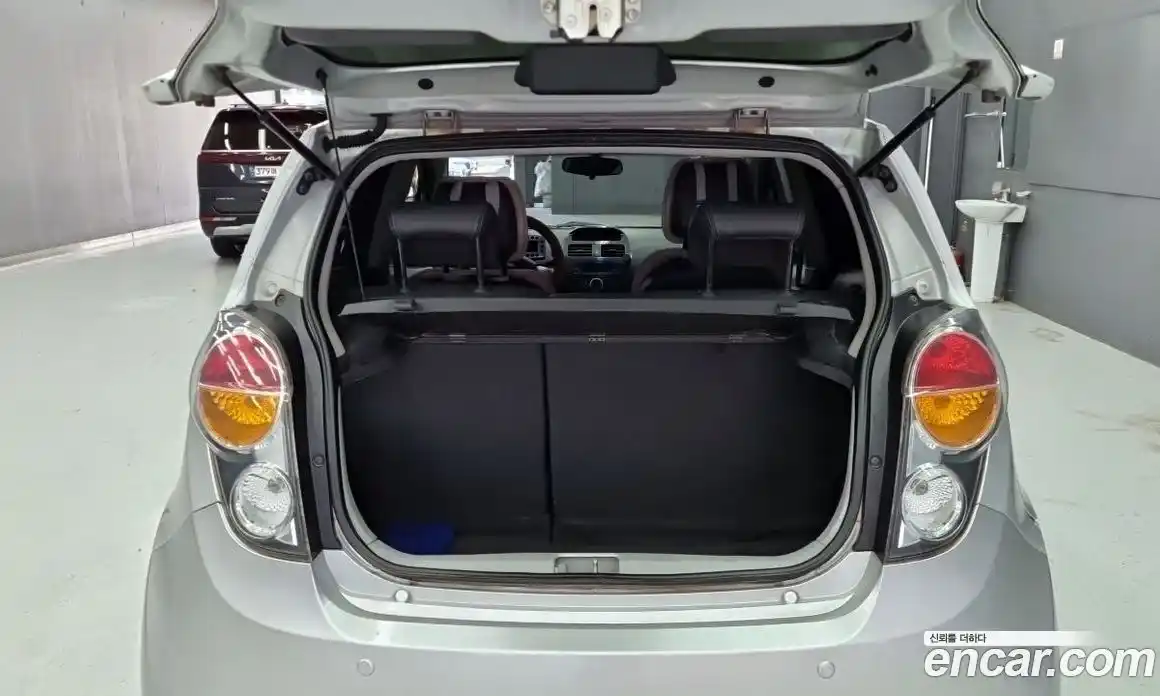 Chevrolet Spark 2011 1.0 автомат (гидро), фото 12