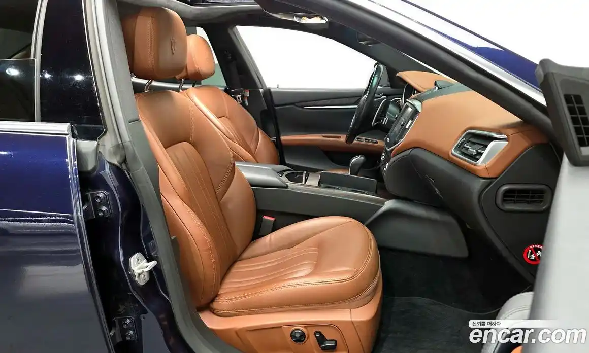 Maserati Ghibli 2016 3.0 гидро, фото 11