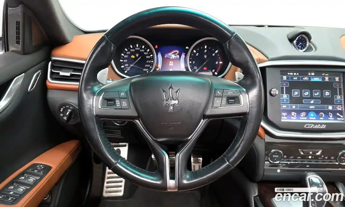 Maserati Ghibli 2016 3.0 гидро, фото 13