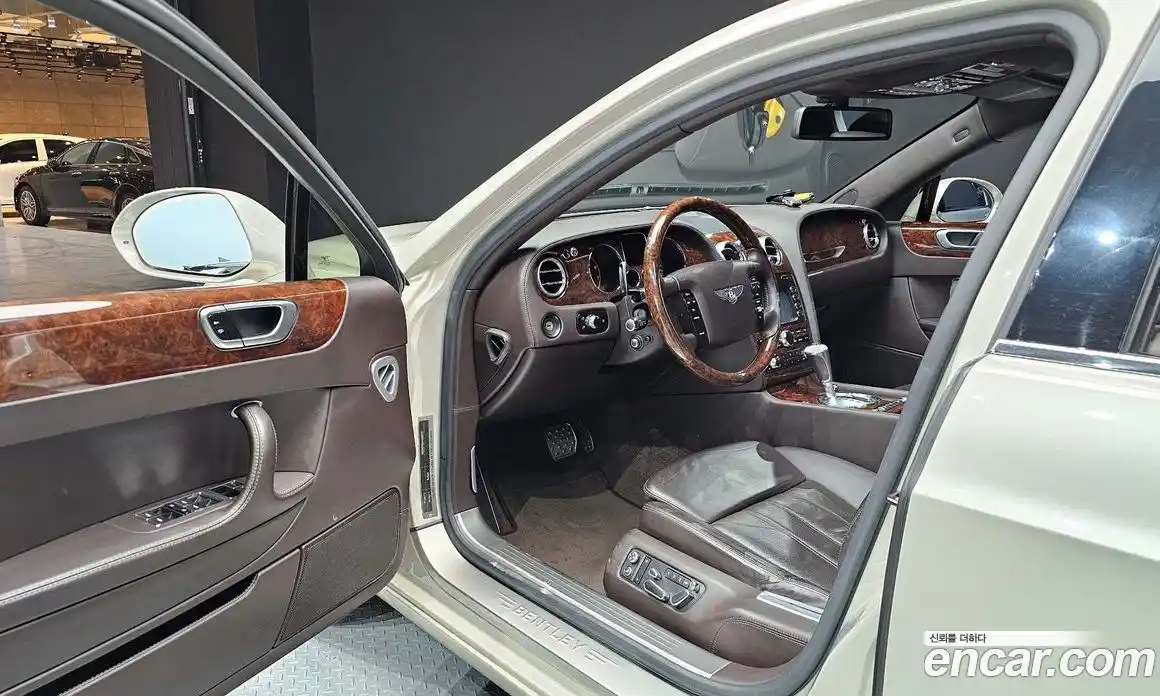 Bentley Flying Spur 2011 6.0 гидро, фото 11