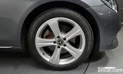 Mercedes-Benz E-Class 2018 1.9 гидро, миниатюра 5