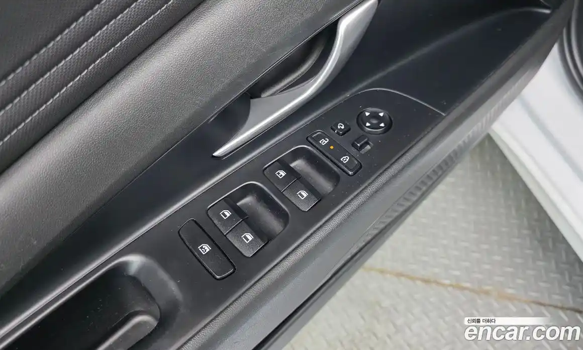 Hyundai Avante 2023 1.6 автомат (гидро), фото 12