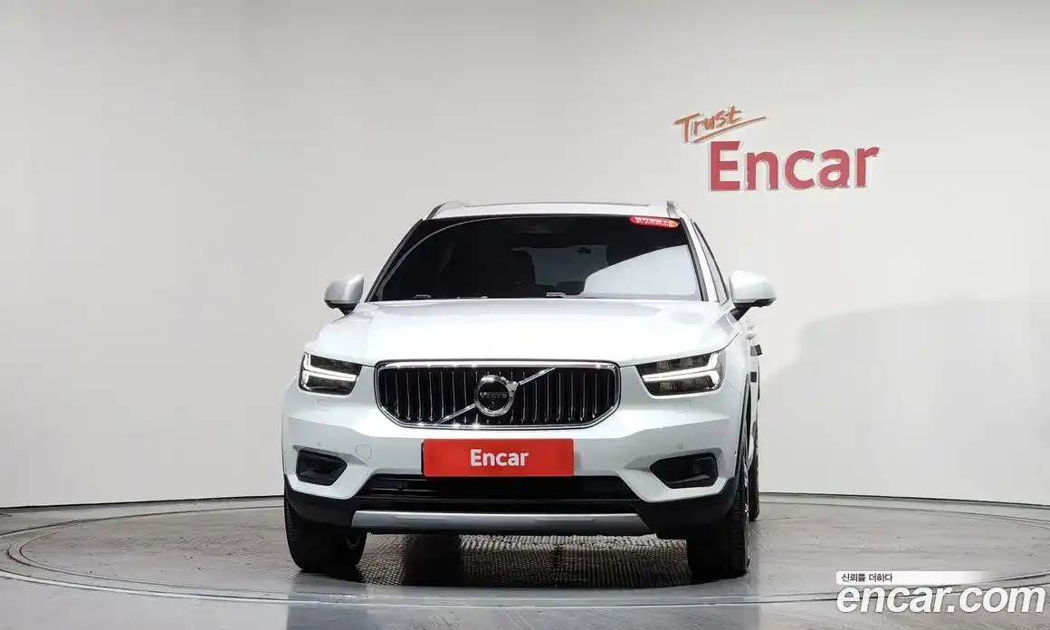 Volvo XC40 2020 2.0 автомат (гидро), фото 3