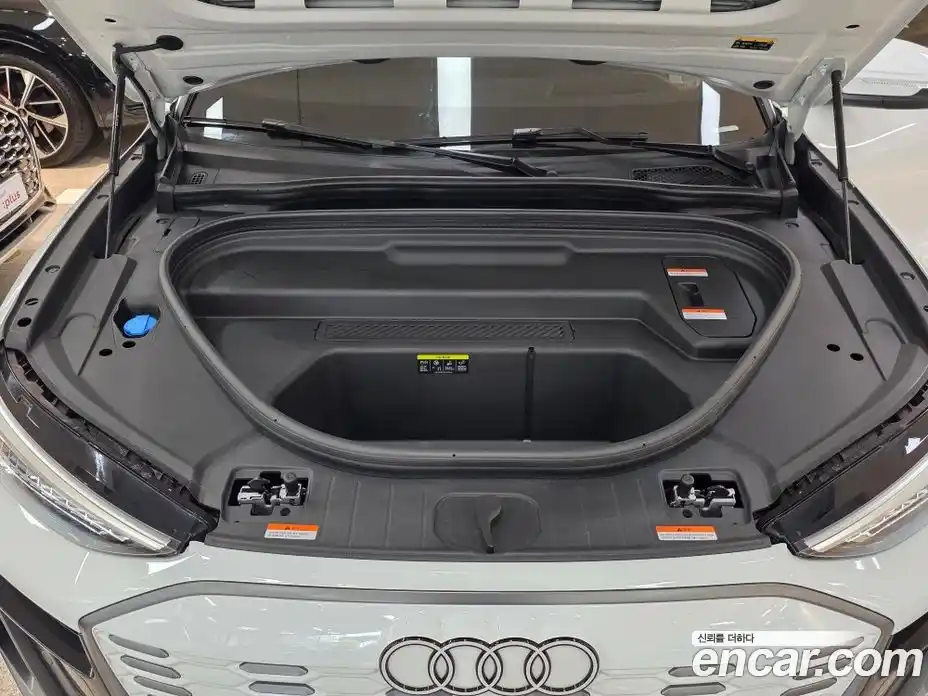 Audi Q6 e-tron 2025 автомат (гидро), фото 6