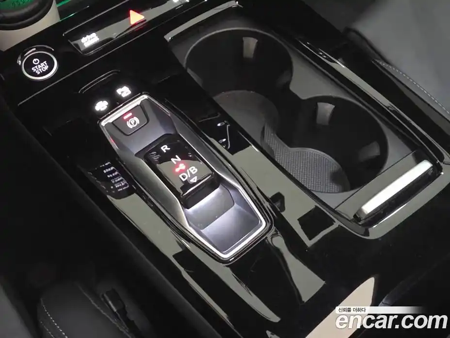 Audi Q6 e-tron 2025 автомат (гидро), фото 9