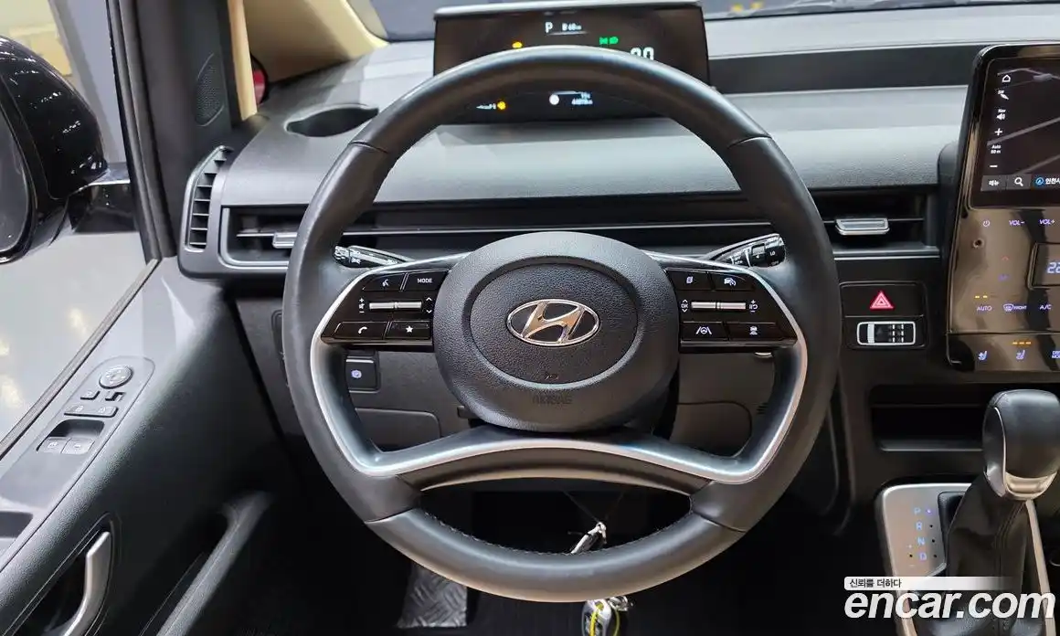 Hyundai Staria 2022 2.2 гидро, фото 14
