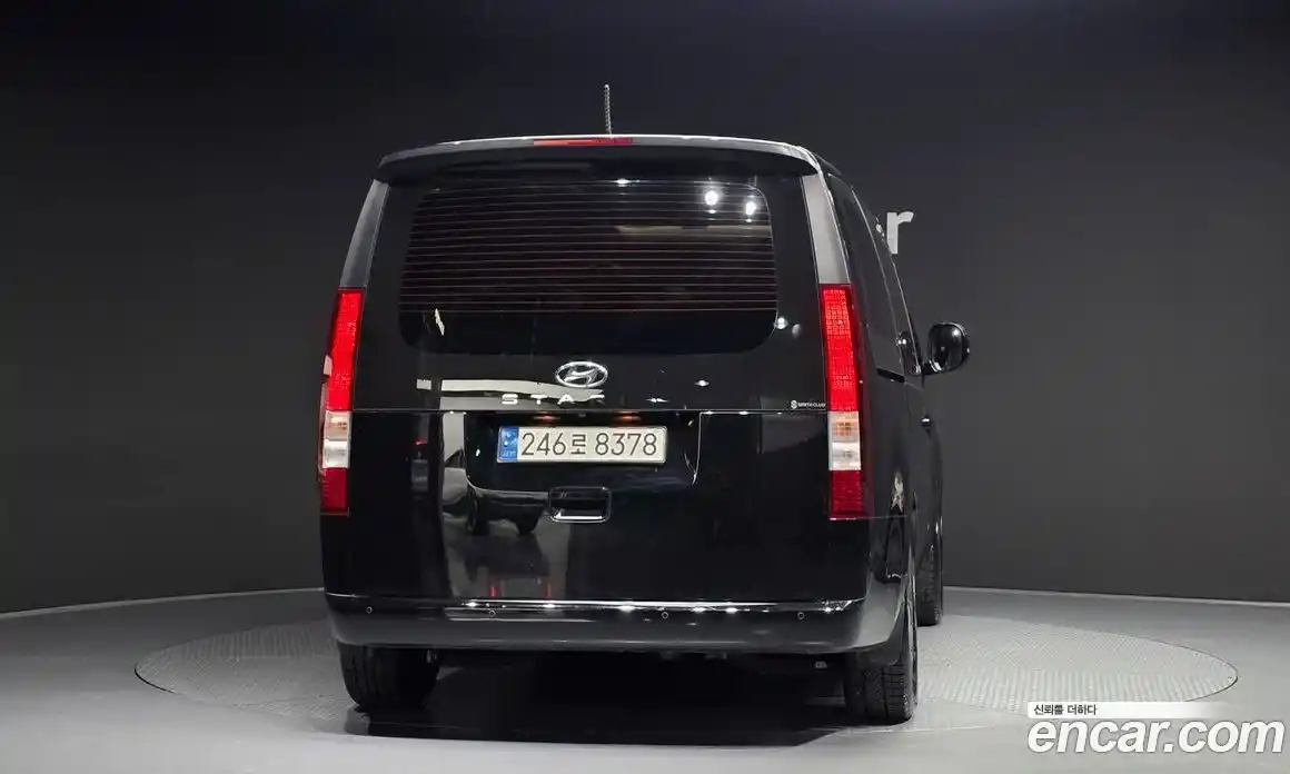 Hyundai Staria 2022 2.2 гидро, фото 4