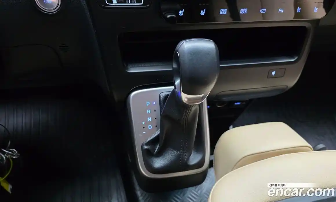 Hyundai Staria 2022 2.2 гидро, фото 9