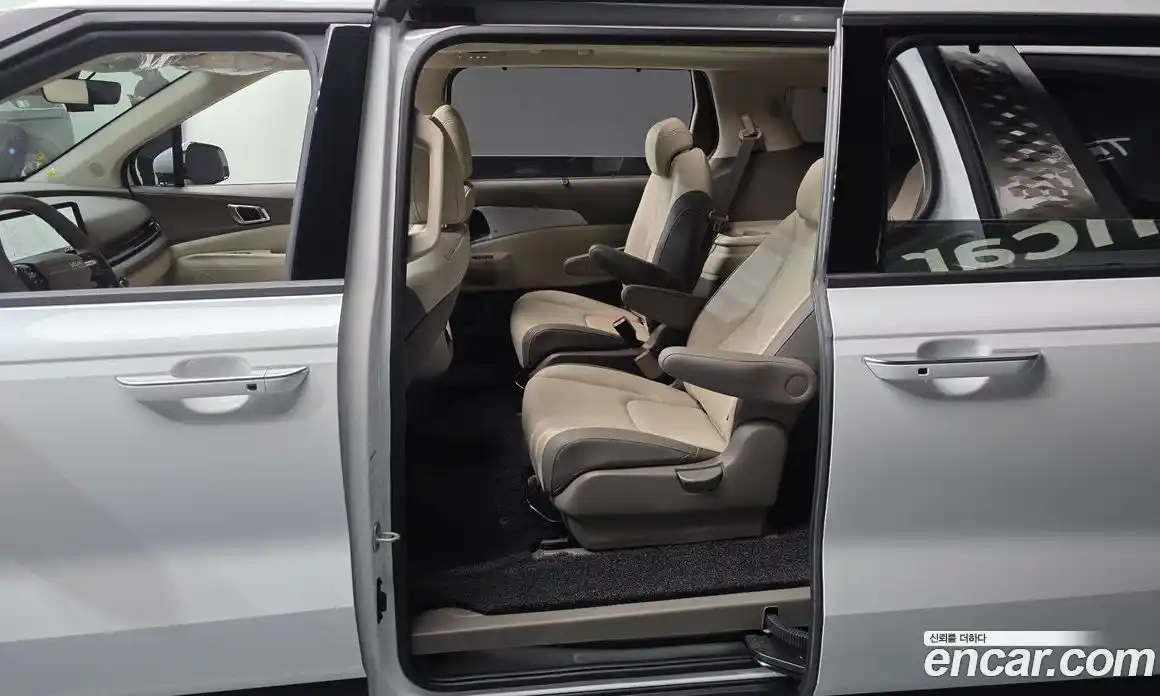 Kia Carnival 2025 2.2 автомат (гидро), фото 17