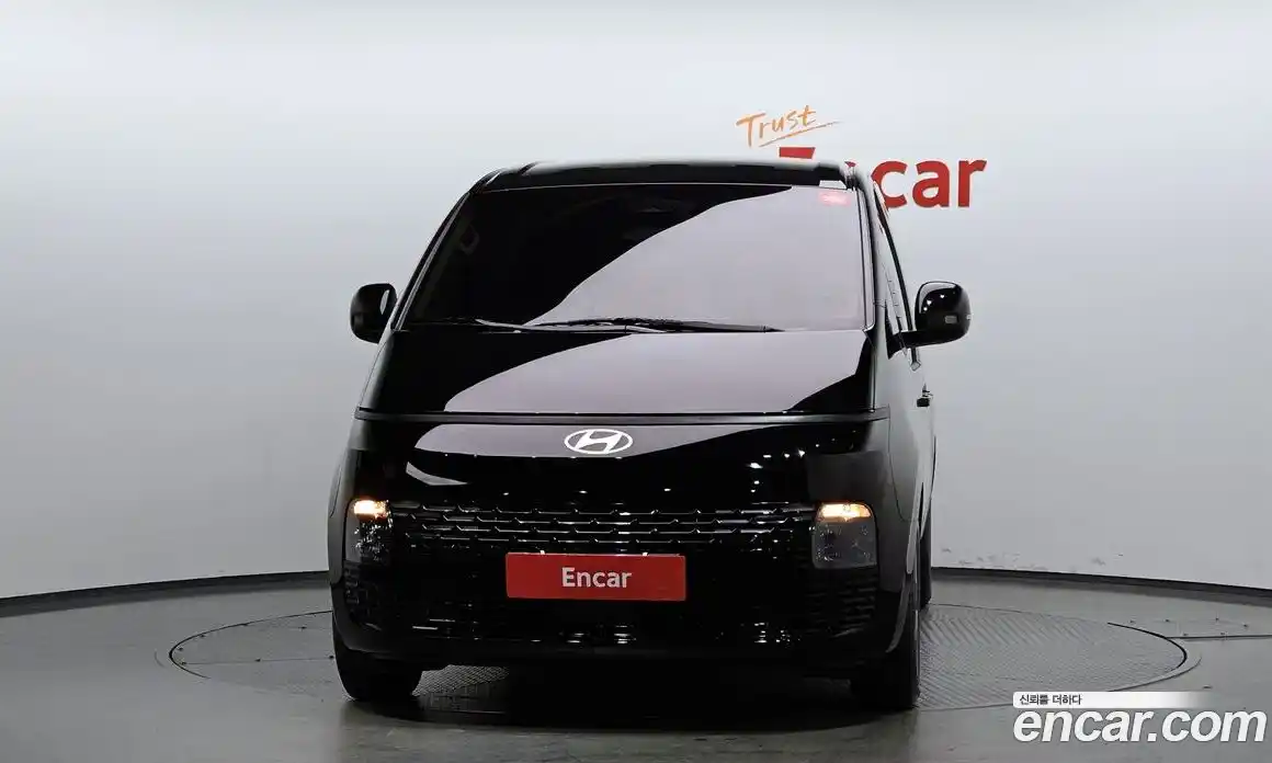 Hyundai Staria 2025 3.5 автомат (гидро), фото 3