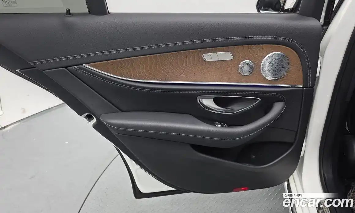 Mercedes-Benz E-Class 2020 2.0 гидро, фото 15