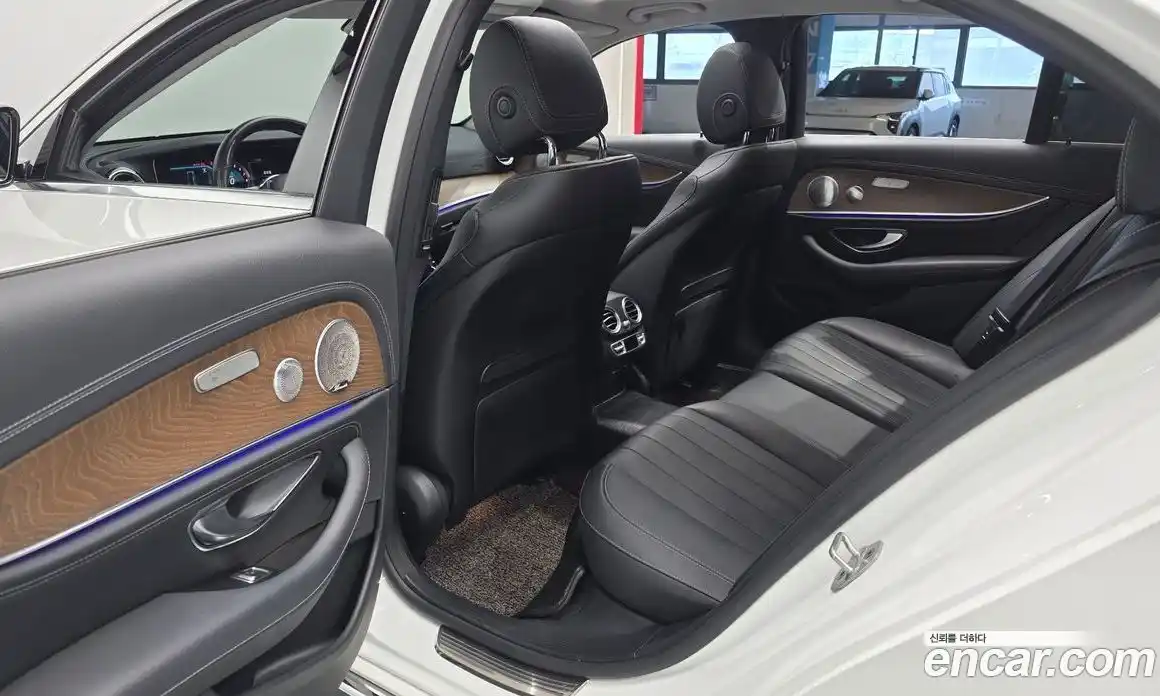 Mercedes-Benz E-Class 2020 2.0 гидро, фото 16