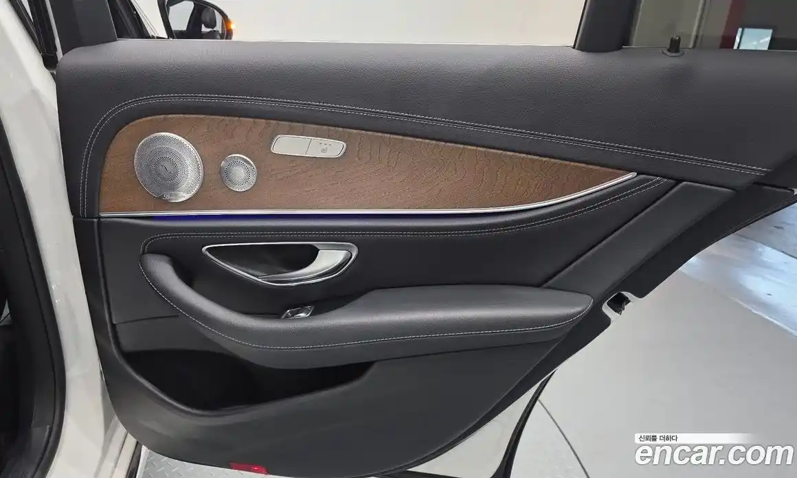 Mercedes-Benz E-Class 2020 2.0 гидро, фото 32