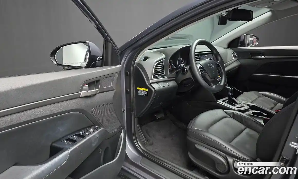 Hyundai Avante 2017 1.6 автомат (гидро), фото 13