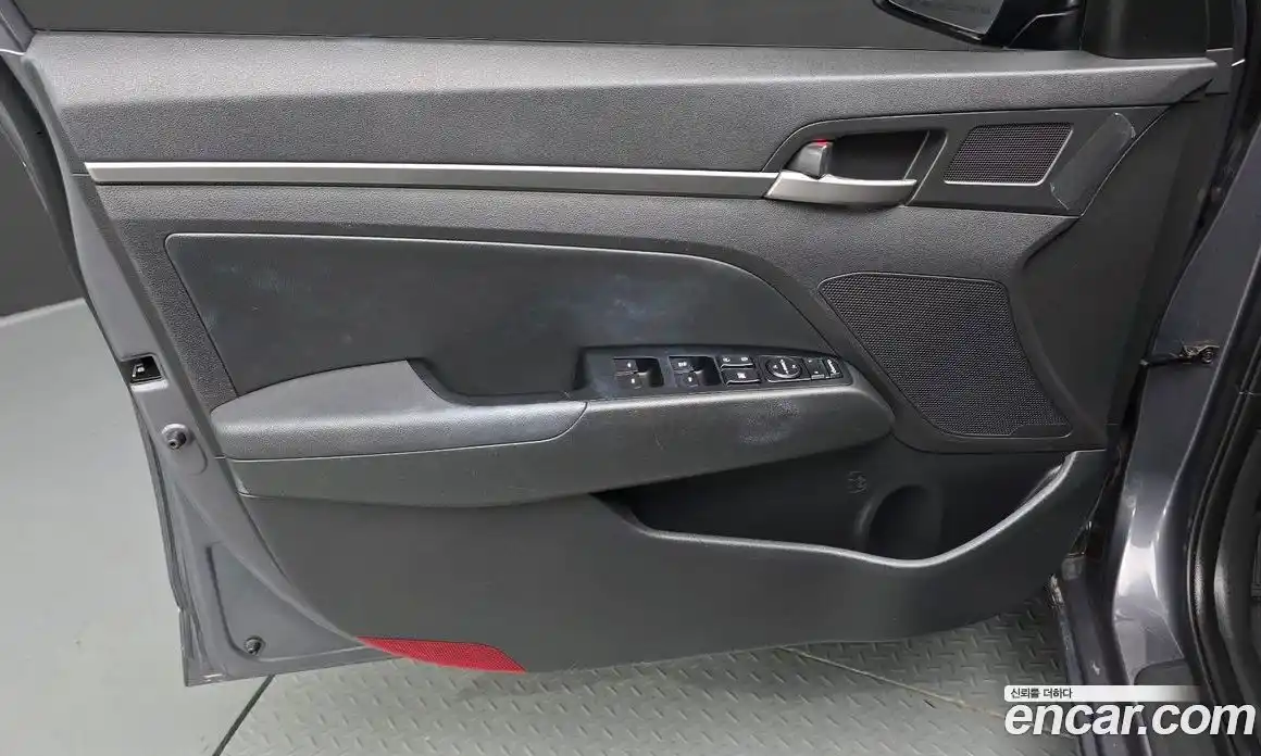 Hyundai Avante 2017 1.6 автомат (гидро), фото 14