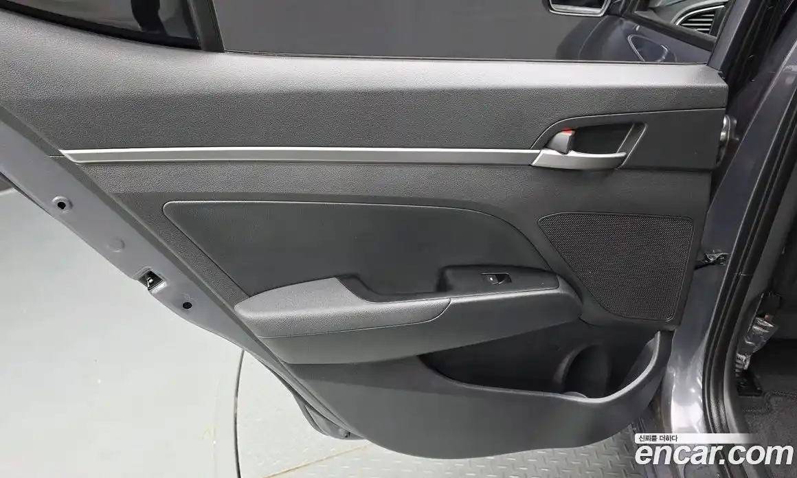 Hyundai Avante 2017 1.6 автомат (гидро), фото 15