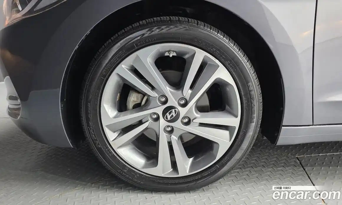 Hyundai Avante 2017 1.6 автомат (гидро), фото 5