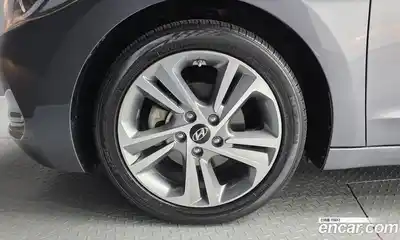 Hyundai Avante 2017 1.6 автомат (гидро), миниатюра 5