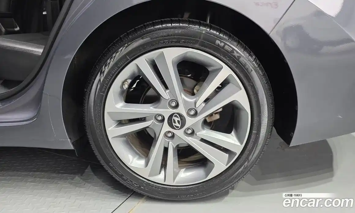 Hyundai Avante 2017 1.6 автомат (гидро), фото 7