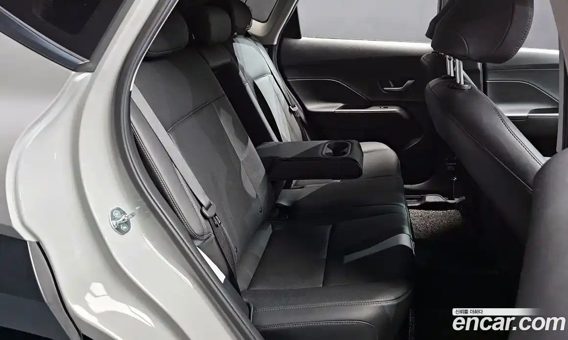 Hyundai Kona 2024 1.6 автомат (гидро), фото 11