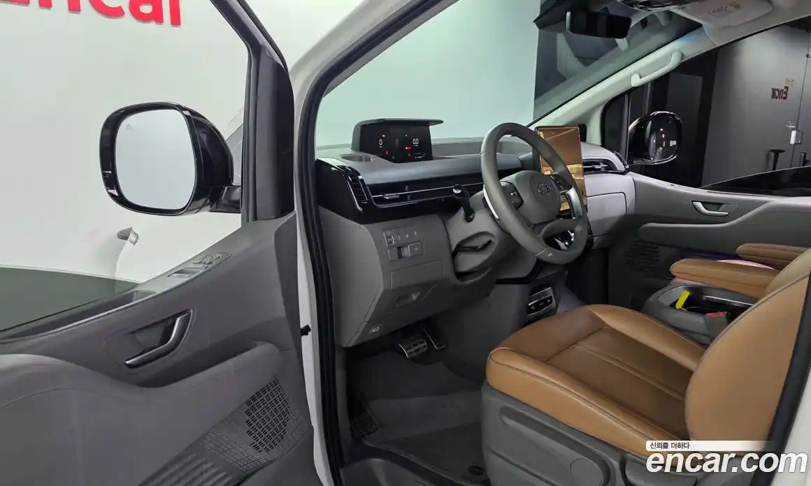 Hyundai Staria 2024 2.2 гидро, фото 13