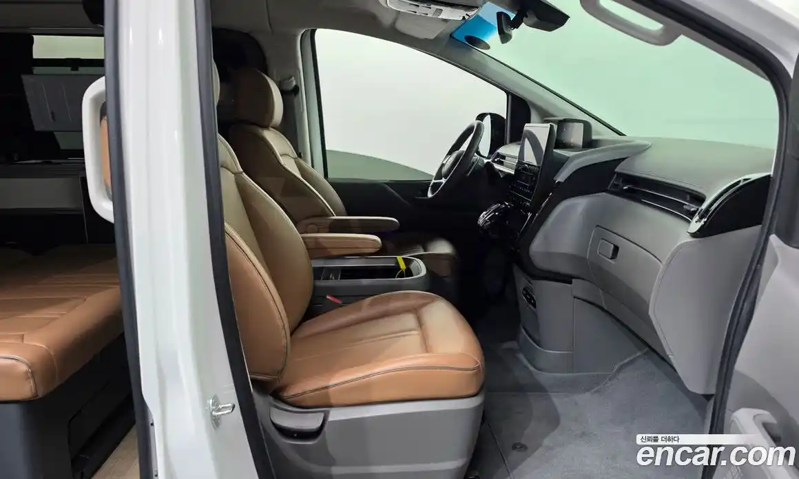 Hyundai Staria 2024 2.2 гидро, фото 17