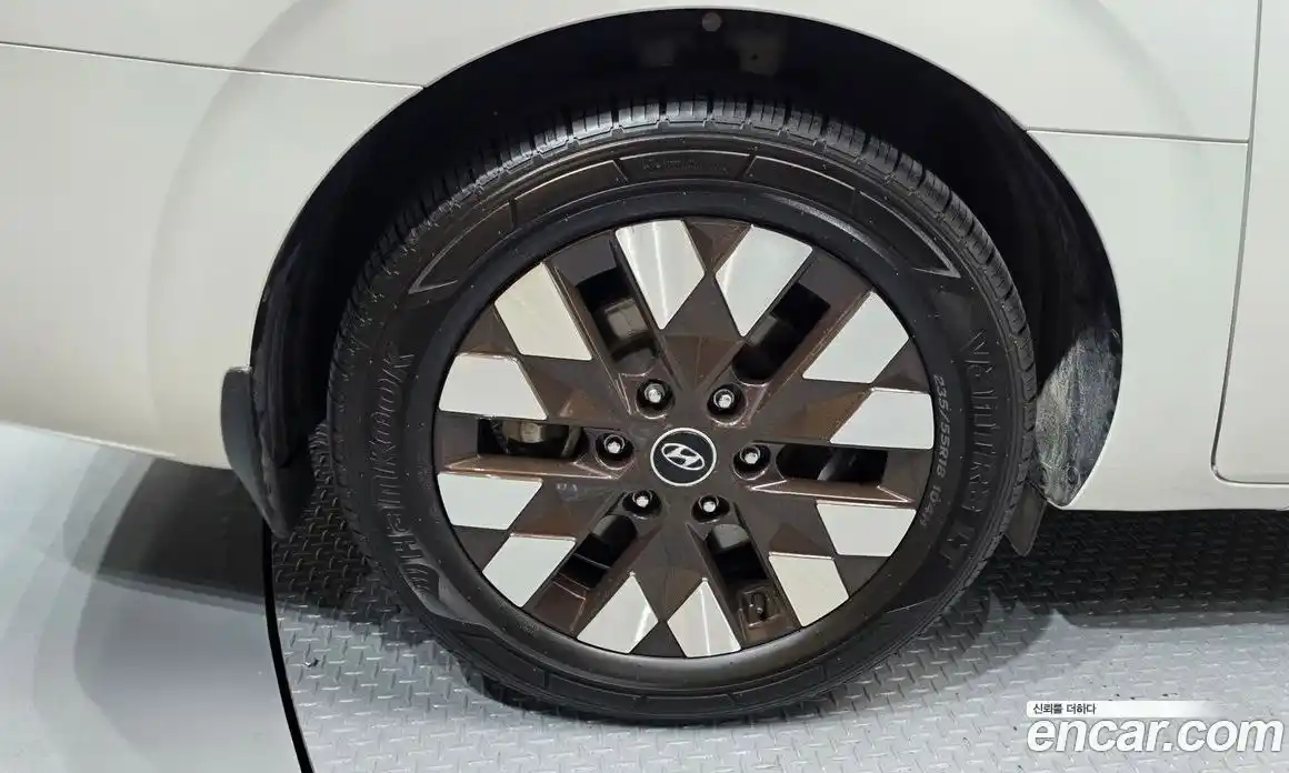 Hyundai Staria 2024 2.2 гидро, фото 5