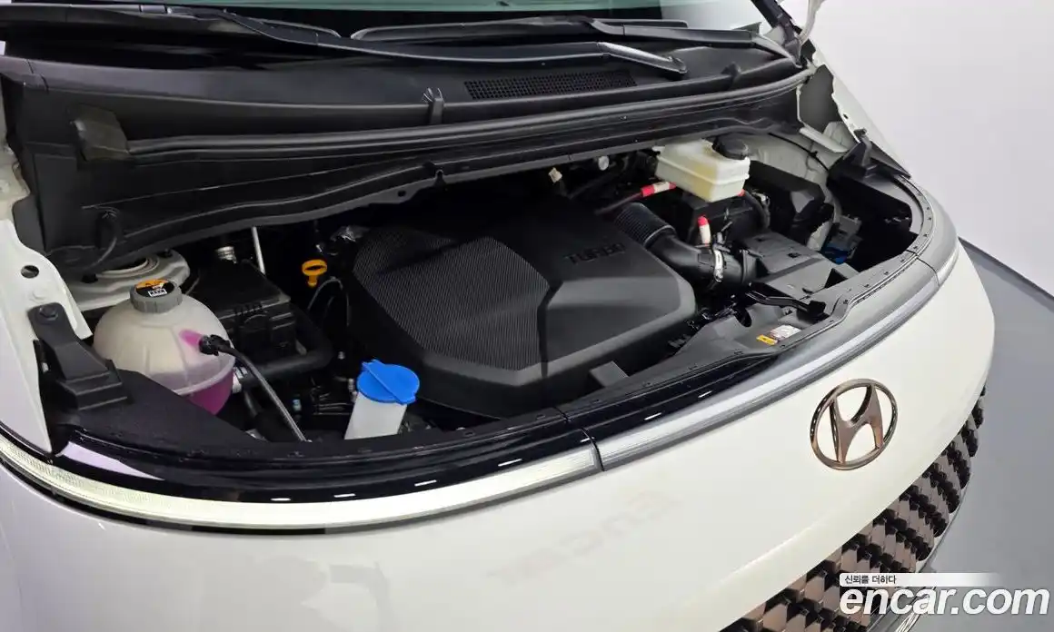 Hyundai Staria 2024 2.2 гидро, фото 6