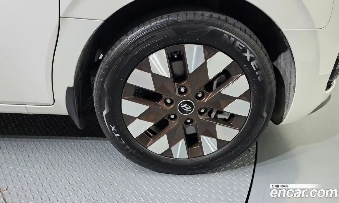 Hyundai Staria 2024 2.2 гидро, фото 7