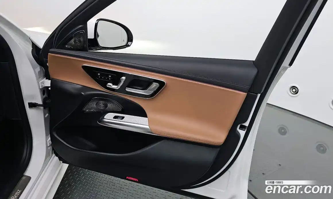 Mercedes-Benz E-Class 2025 2.0 гидро, фото 14