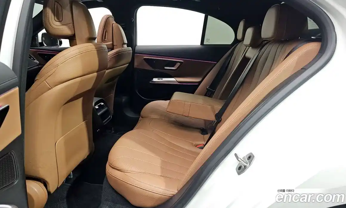 Mercedes-Benz E-Class 2025 2.0 гидро, фото 17
