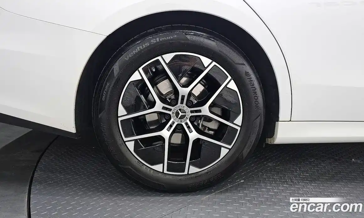 Mercedes-Benz E-Class 2025 2.0 гидро, фото 5