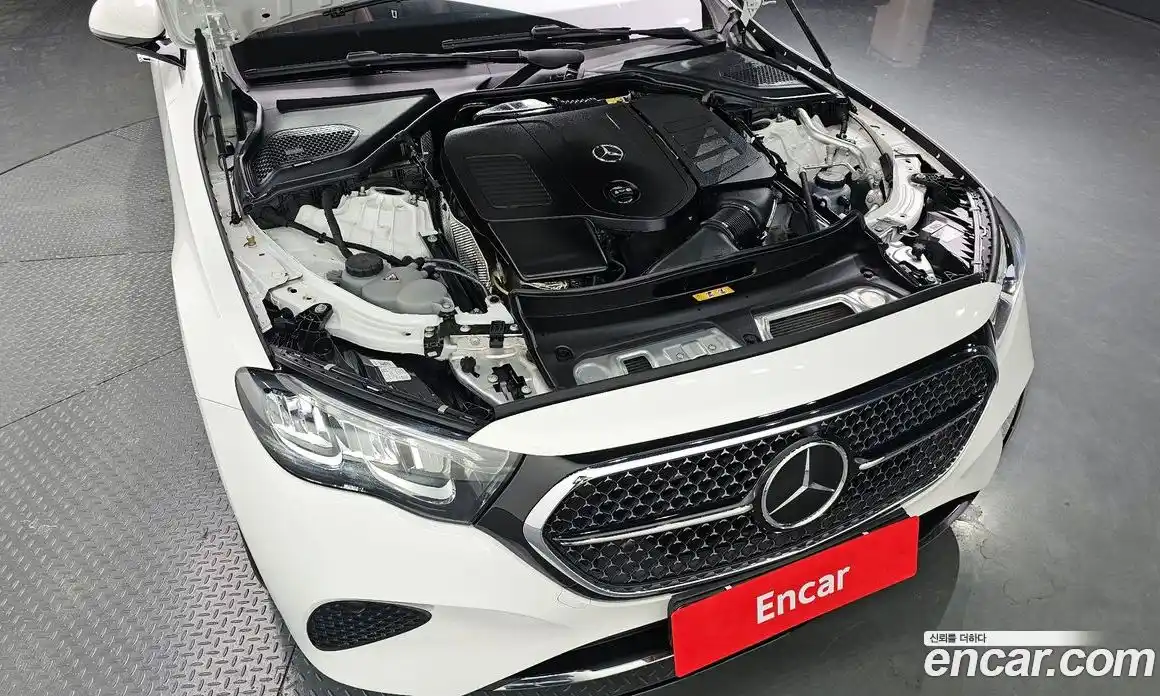 Mercedes-Benz E-Class 2025 2.0 гидро, фото 6