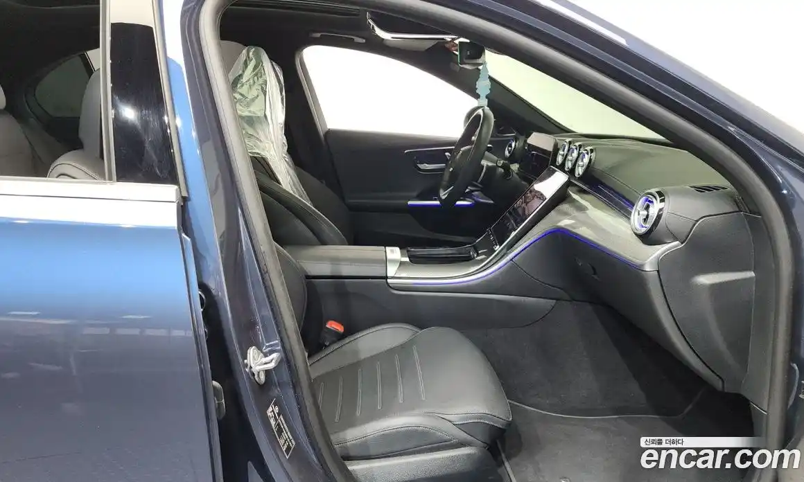 Mercedes-Benz C-Class 2024 2.0 гидро, фото 16