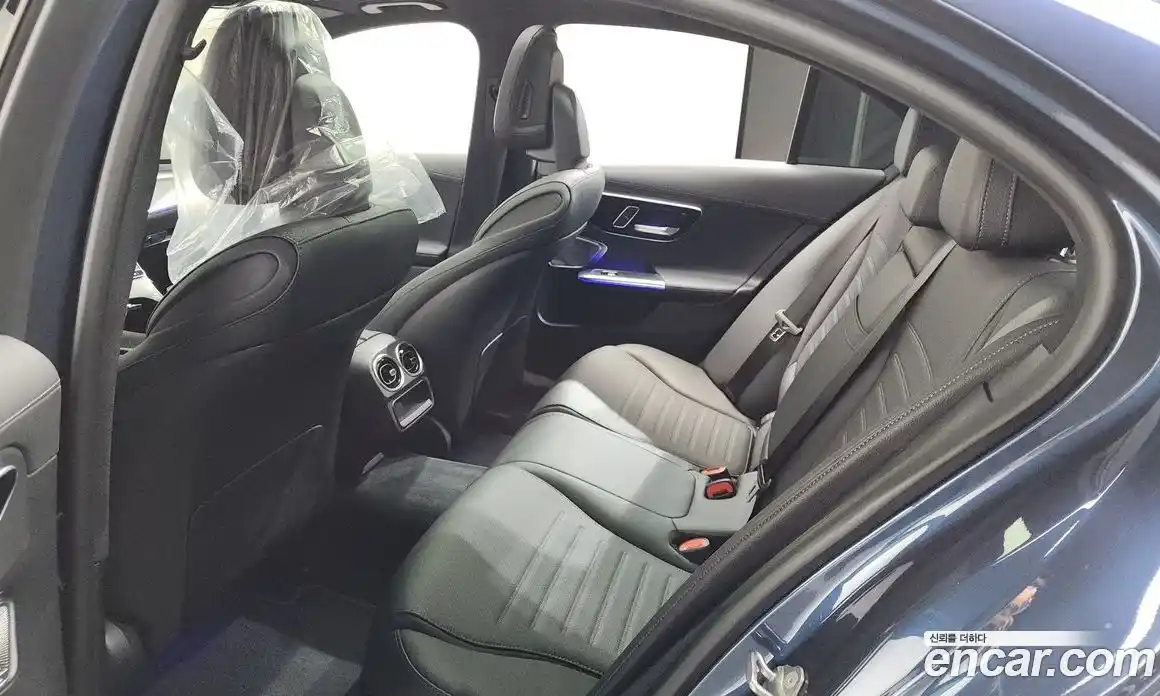 Mercedes-Benz C-Class 2024 2.0 гидро, фото 17