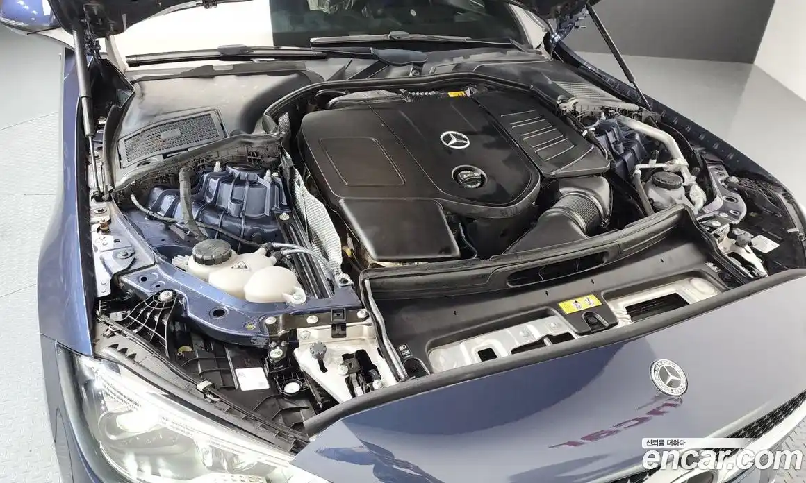 Mercedes-Benz C-Class 2024 2.0 гидро, фото 6