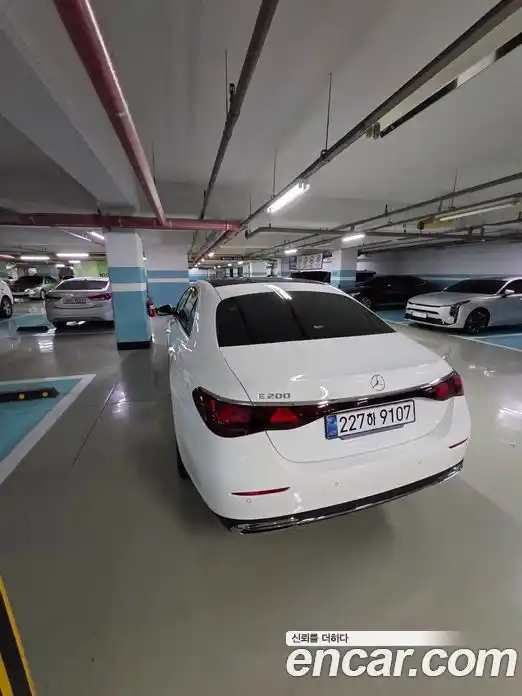 Mercedes-Benz E-Class 2025 2.0 гидро, фото 11
