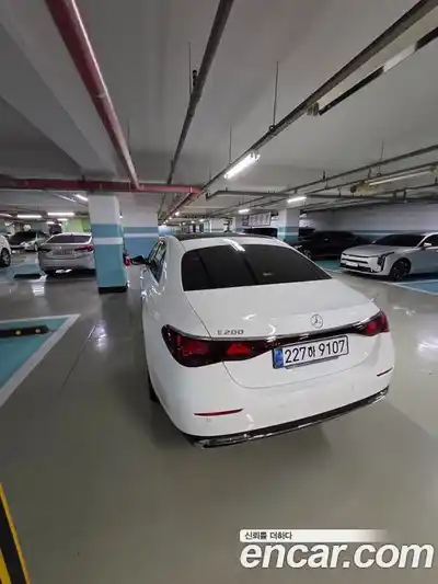 Mercedes-Benz E-Class 2025 2.0 гидро, миниатюра 11