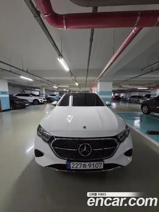 Mercedes-Benz E-Class 2025 2.0 гидро, фото 5