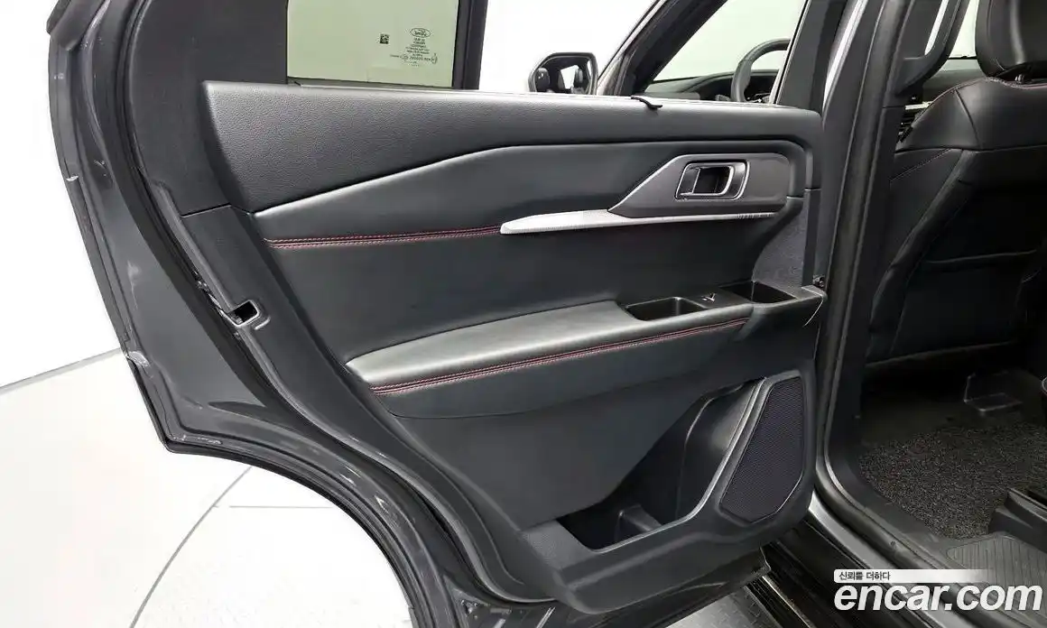 Ford Explorer 2024 2.3 автомат (гидро), фото 15
