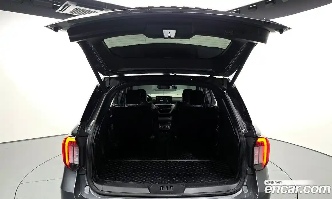 Ford Explorer 2024 2.3 автомат (гидро), фото 26