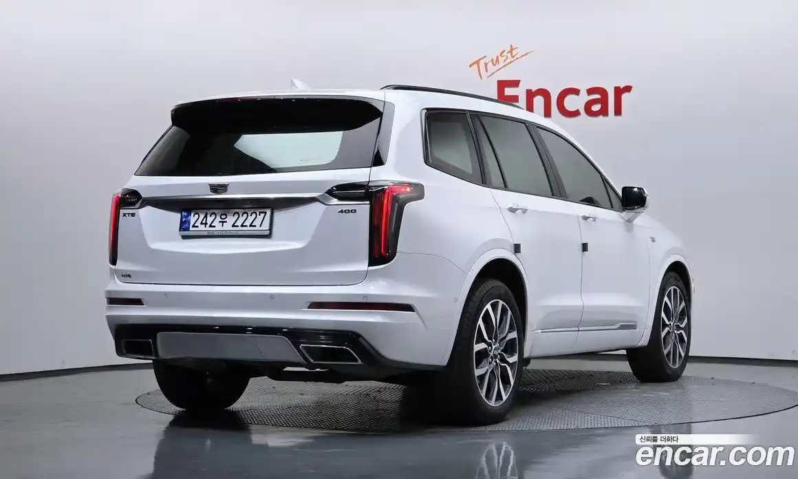 Cadillac XT6 2023 3.6 гидро, фото 2