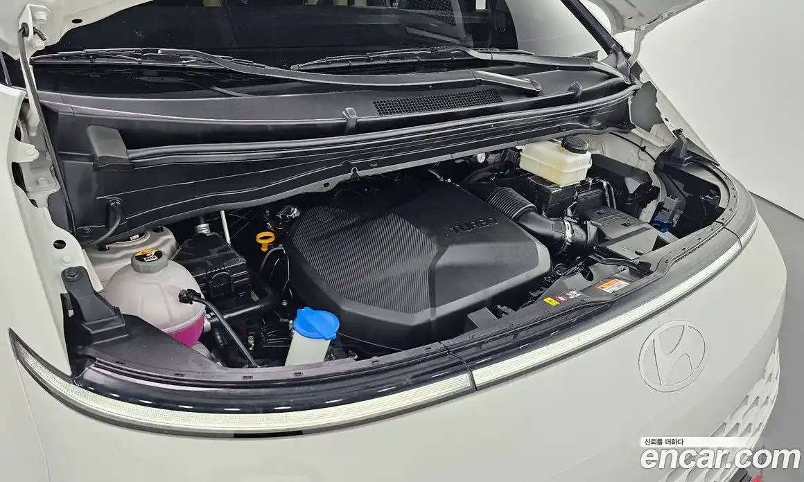 Hyundai Staria 2025 2.2 гидро, фото 6
