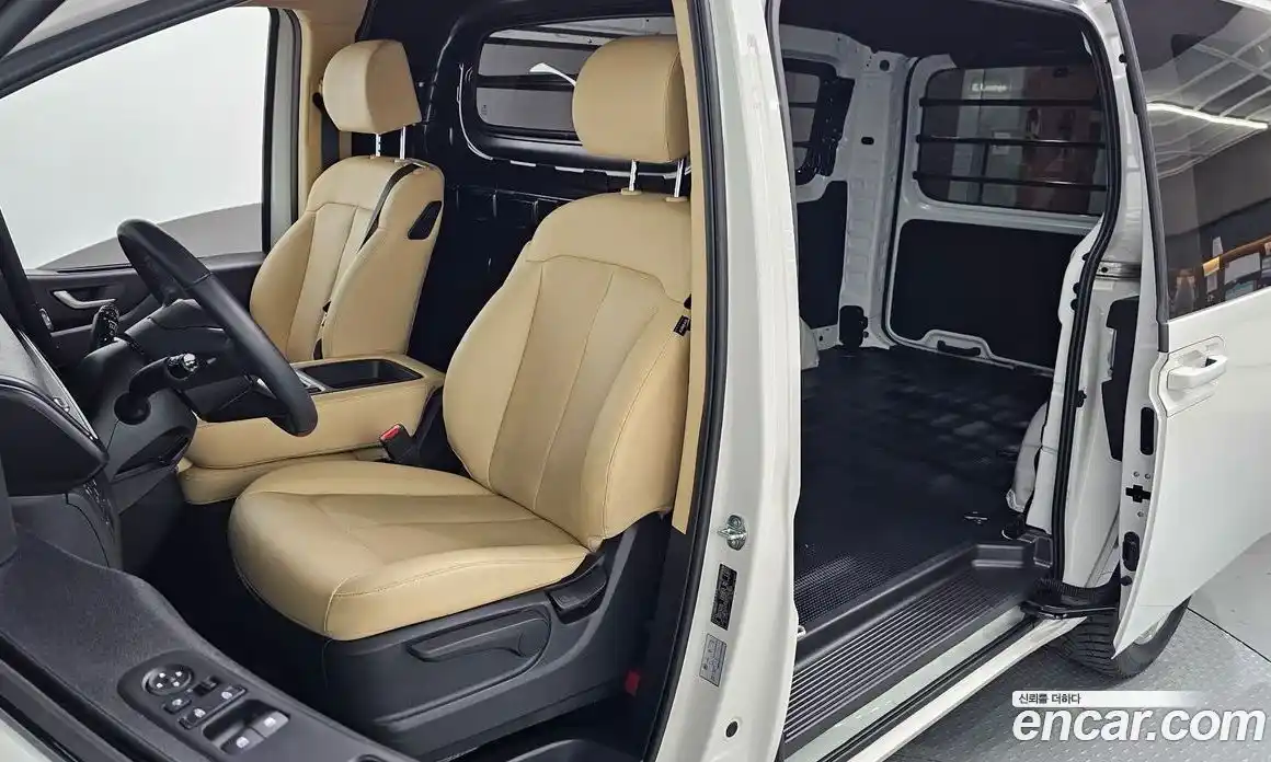 Hyundai Staria 2025 2.2 гидро, фото 10