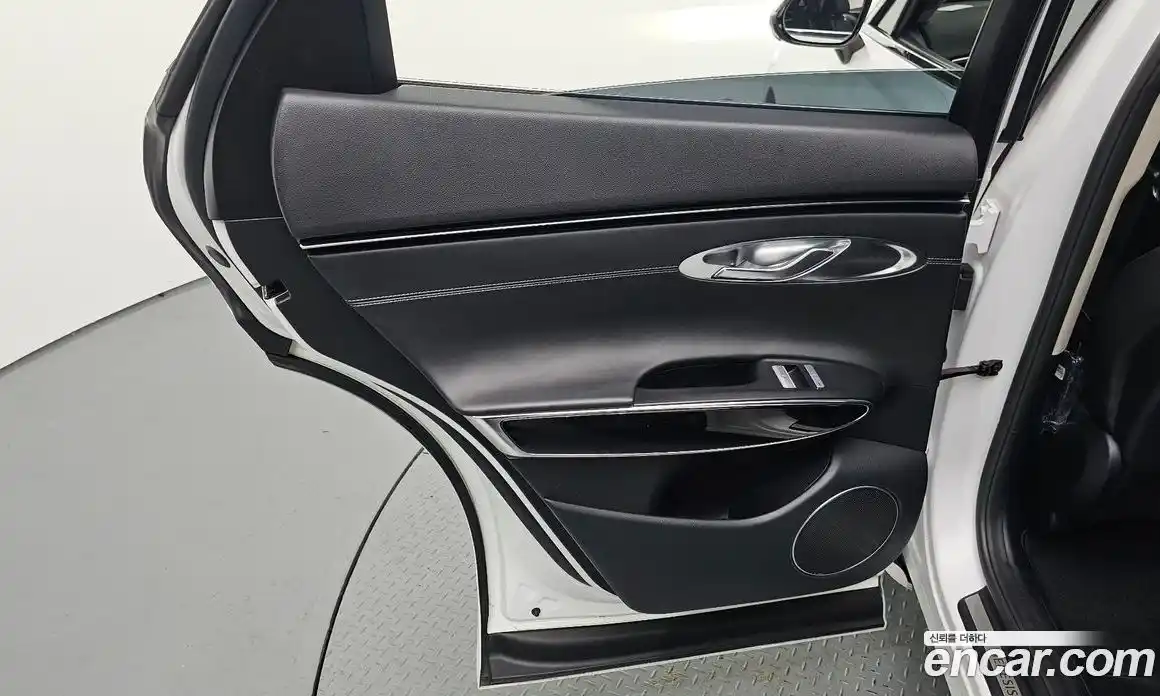 Genesis GV70 2021 2.5 гидро, фото 15